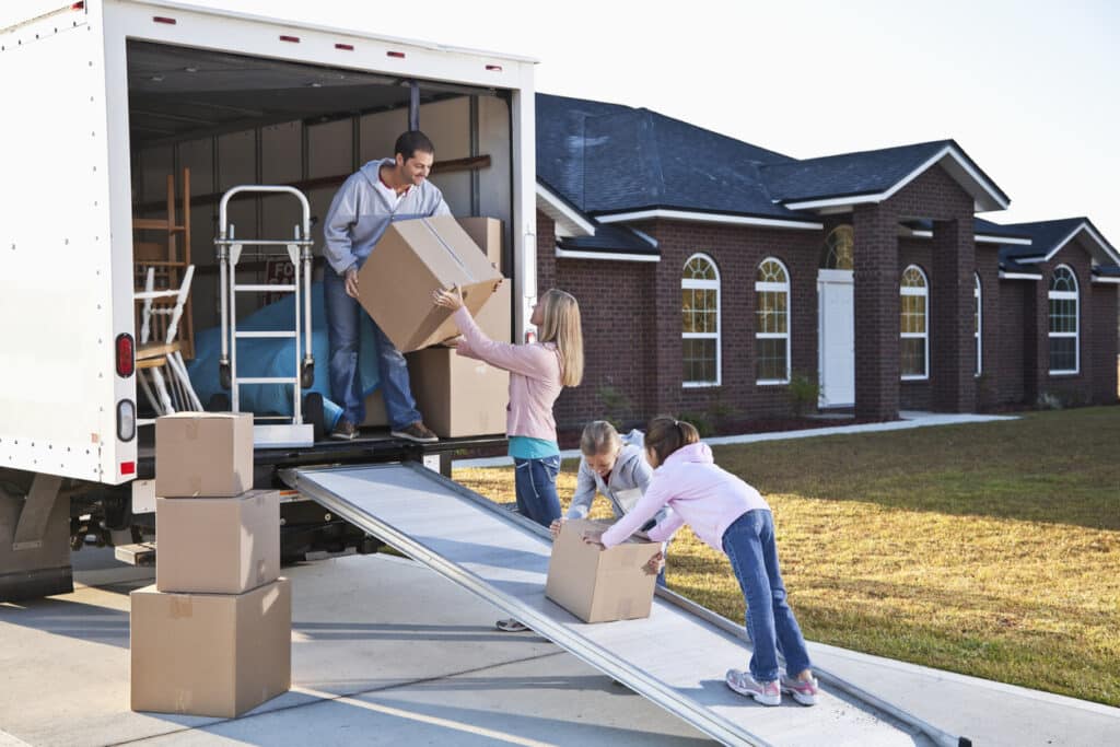 The Benefits of Hiring Professional Movers for Your Local Move